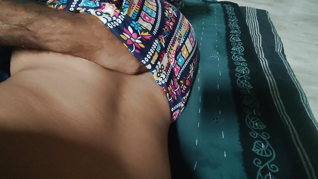 Morgentid full fornøyd med sunni bhabhi hot indisk husmor