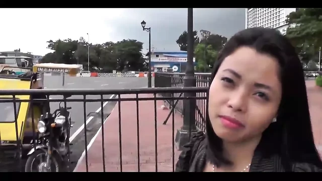 Pretty Pinay Girl Met Her BF in Hotel