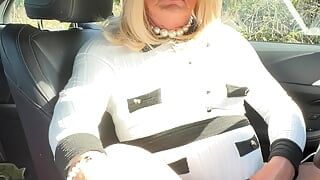 Amateur crossdresser Kellycd2022 ride out in the countryside in sexy white stockings