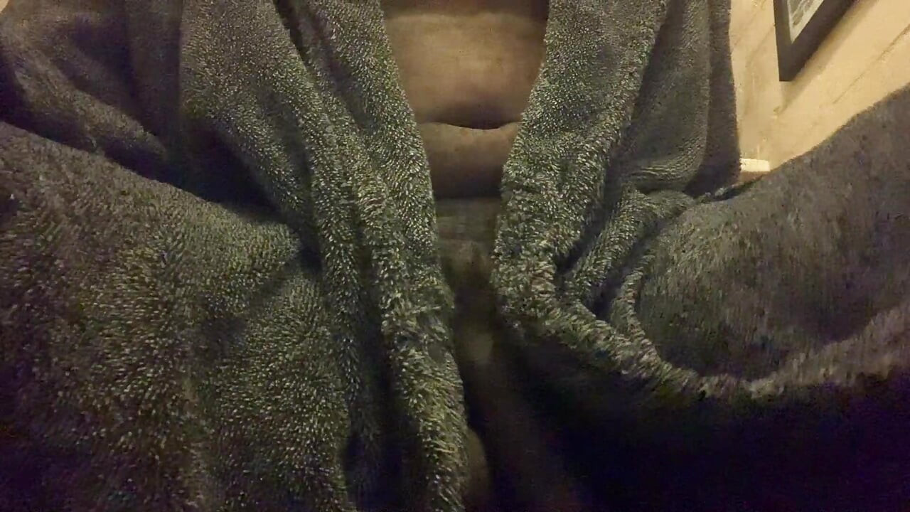 watch me swing and play with my soft cock (part. 2)