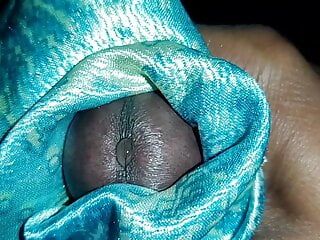 Saténové honění - sperma na saténovém hedvábně zeleném tisku saree souseda (81)