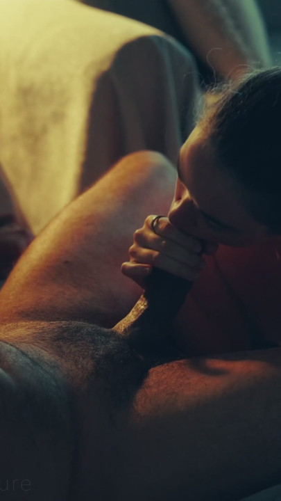 Makhluk Memberi Penciptanya Blowjob Sensual | Klip 1