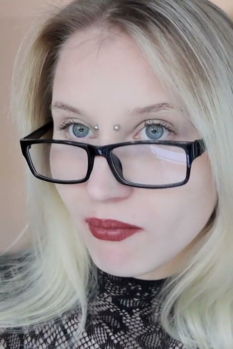 Ashtraygirl