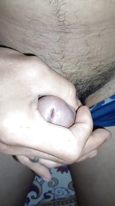 Two Naughty High School Teen Lovebirds Play Fingers until They Squirt