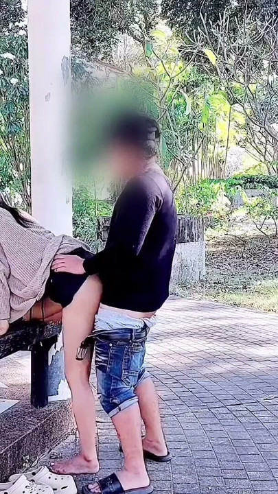 Take a video of fucking a beautiful girl in a park | Clip 2