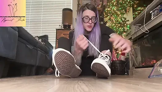 67 великанесса впихивает размер 16 футов в размерах 14 Converse