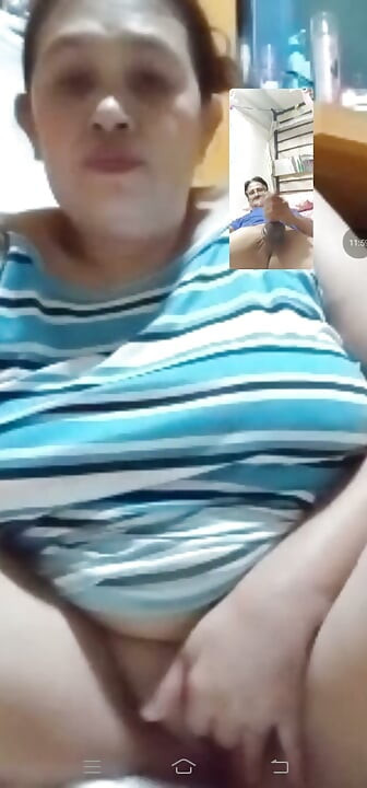 Dnes večer děláme živě videohovorem. svádí mě tolik