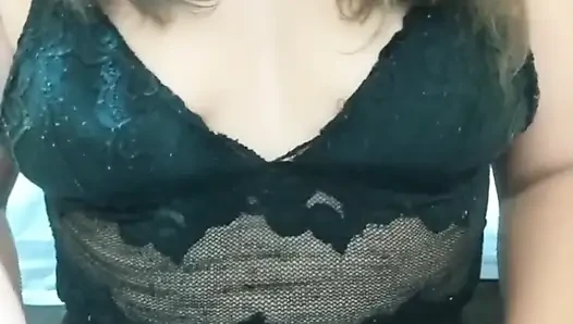 Ateşli sürtük üvey anne aşırı fışkırtarak boşalıyor