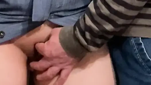 Грязная фантазия! Старый извращенки трет идеальную киску в метро