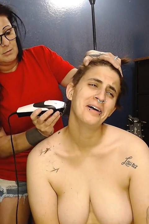 性感的剪发剃毛艾比斯的头