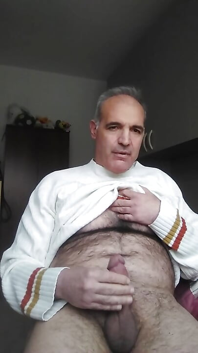 अपने ही लंड से हस्तमैथुन करने के तरीके पर Luca को सबक जारी रखें