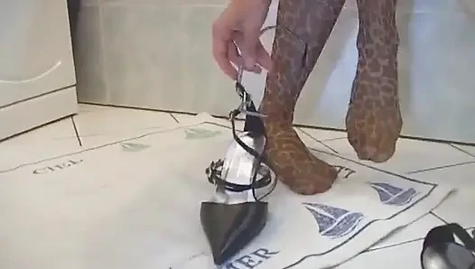 Смотреть это специальное шоу с французской крошкой, которая получает