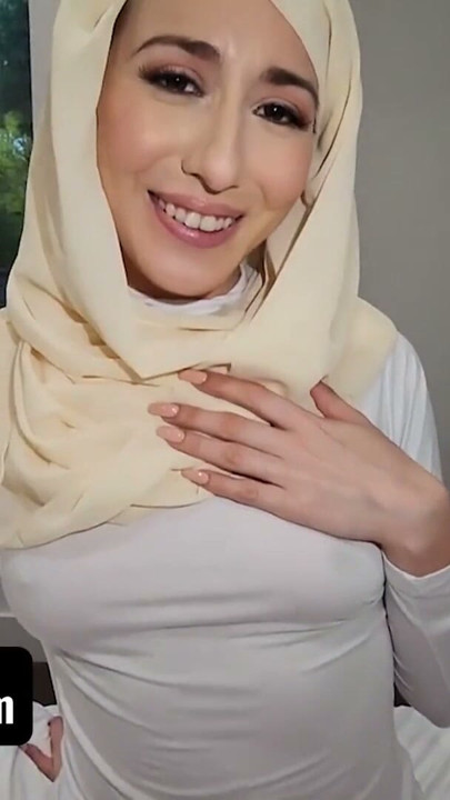 Best Friends Fucks For The First Time - Hijab Hookup | Clip 1