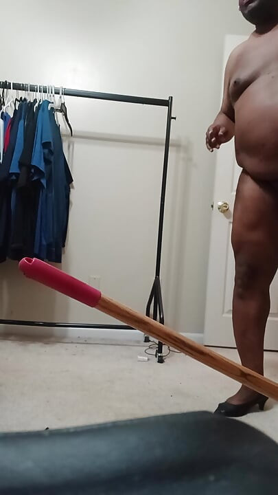SUCK SOME DICK EAT BOOTY LICK LEGS KISSFEETSEXY