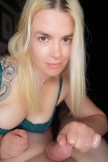 Bar flirt fantasy: castità e trasformazione della sissy