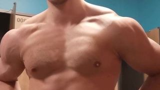 Gym pump and flexing in public locker rooms