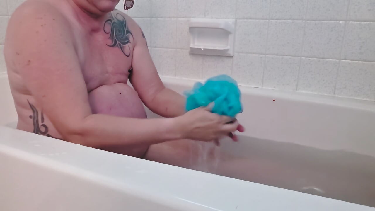 Fingering sa bathtub