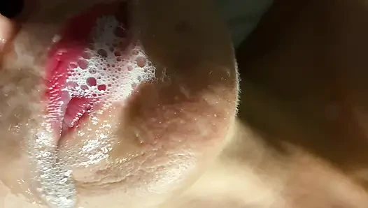 Üvey anne oral seks büyük miktarda sperm orgazmı yutuyor