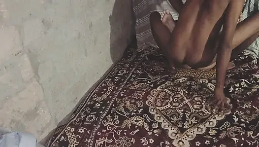 Ateşli Hintli desi üvey üvey erkek kardeş ve kayınbiraderi ateşli seks
