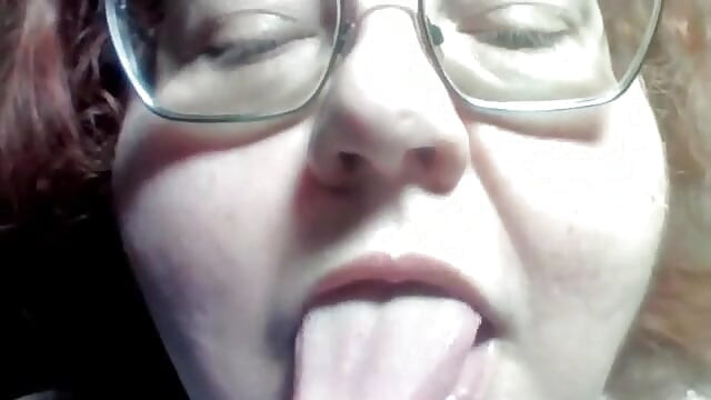 BBW daje ci z bliska klip jej nake wargi i usta całowanie i lizanie jej ust dla ciebie wymagany klip!