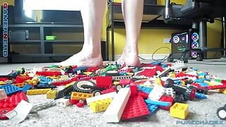 Caminando descalzo en LEGO