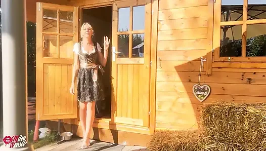 Heißes Blondes Girl Im Dirndl Lässt Sich Alle Löcher Ficken