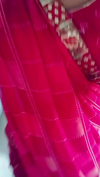 Noszenie czerwonego Sari część 3