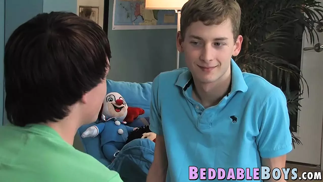 Gli amici Jeremy Sommers e Robbie Hart fanno sesso anale e sborra