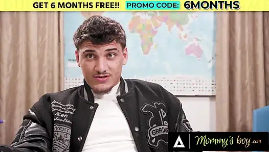 Mommy's Boy - счастливый ебарь трахается со своей горячей учительницей-милфой Adira Allure после теста