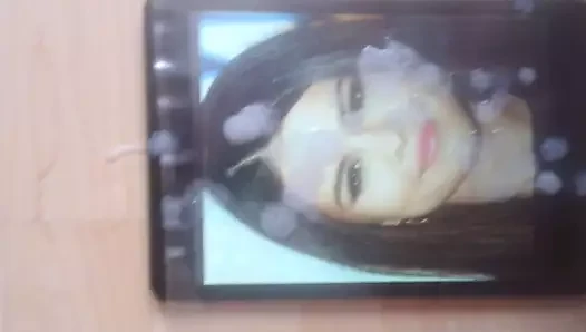 Selena Gomez boşalıyor
