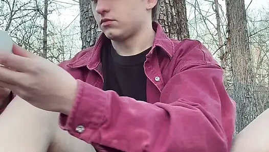 Frat boy yeni oyuncağına döl alıyor (herkesin içinde)