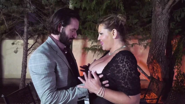 Chubby with Big Tits Seduces Him to Fuck Outside