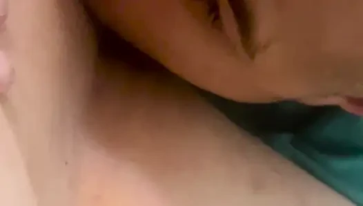 Pria latino seksi jilat wanita cantik bertato