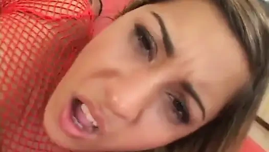 Si cantik latina dengan pantat montok dientot anal sama kontol besar pria kulit hitam