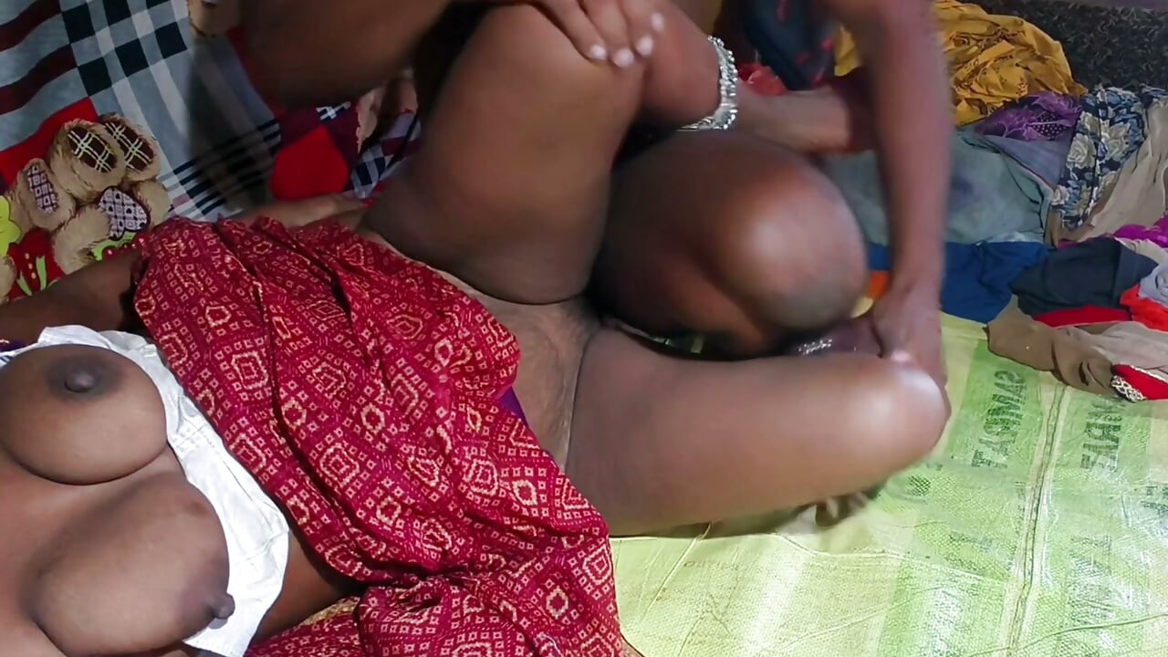 Bhaiya ne bhabhi ka boobs daba ke chut ko romantic mood se chudai kar diya .indian desi village hindi audio viral sex video