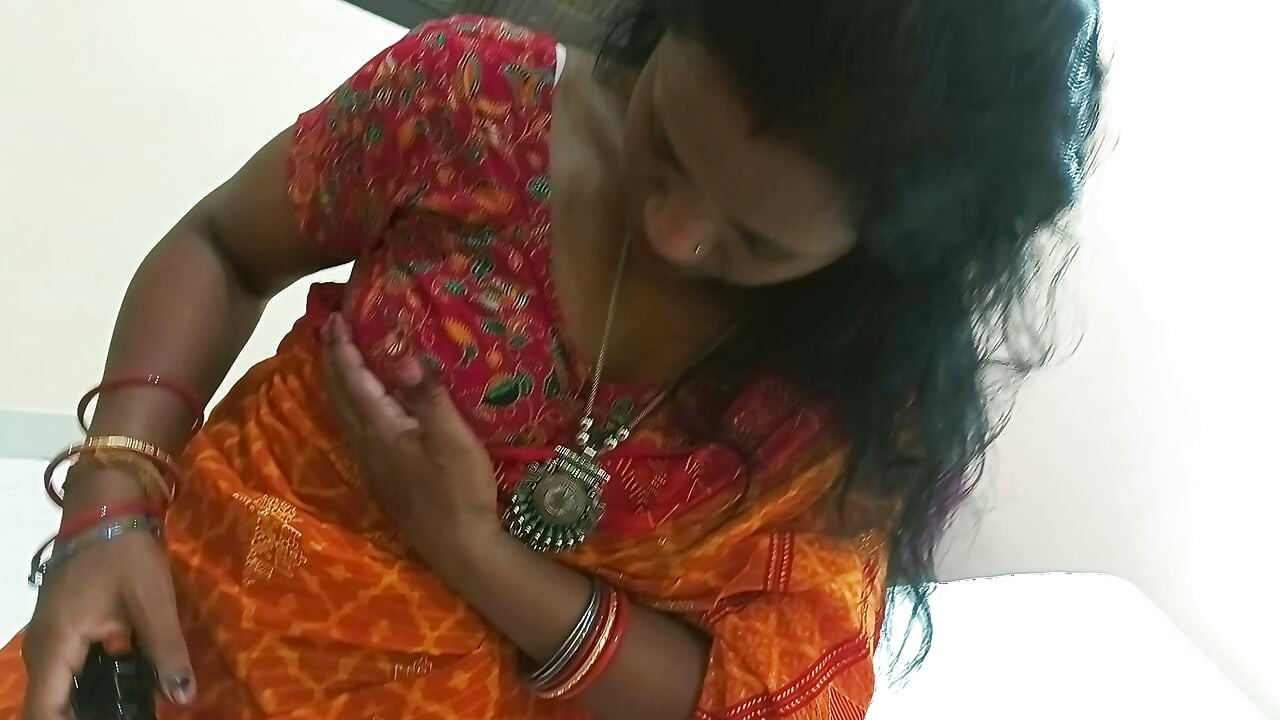 Gyönyörű indiai bhabhi hardcore szex sógorral otthon szexi száréban