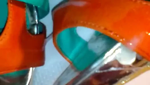 Cogiendome bonitos tacones altos high heels cumshot