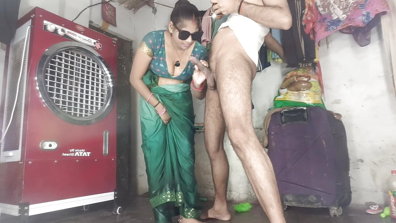 StepSister hit ass, sucked his cock from stepbrother's cock and sucked water from his cock Hindi audio