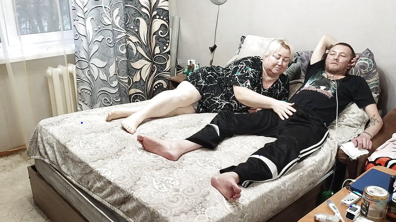 Βραδινή πίπα από την πεθερά και κατάποση χύσιων