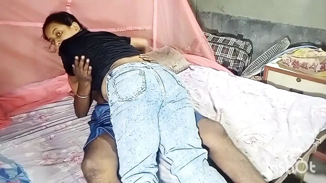 I Cummed on Priya Bhabhi's Pussy
