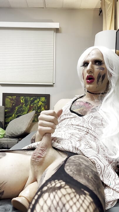 Extremely Hot Tatted Femboy Masturbation