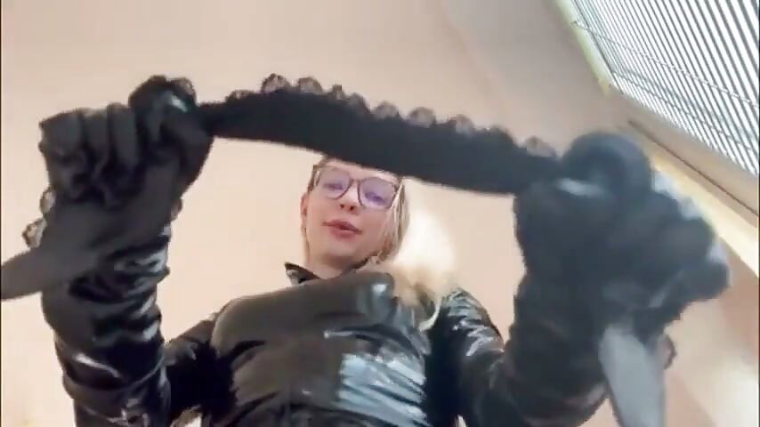 Femdom gudinna förslavar dig asmr