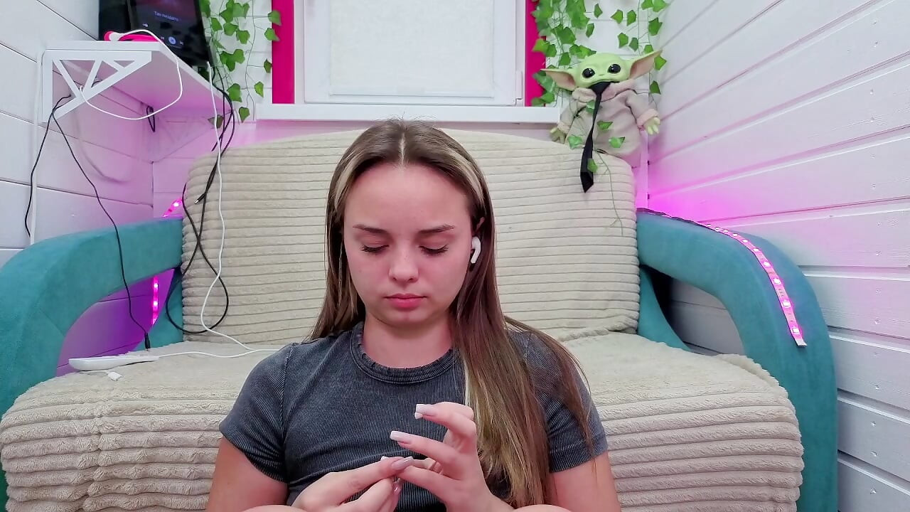 MisssVikki alone home. AllMyinks MisssVikki