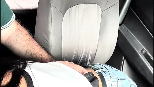 UBER sürücüsünün penisini emiyorum