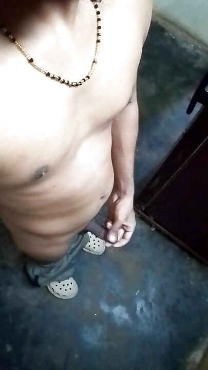 Seksi çıplak vücutlu sence adam gösteriyor