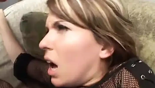 Verrückte tiefe anale penetration für eine sexy schlampe