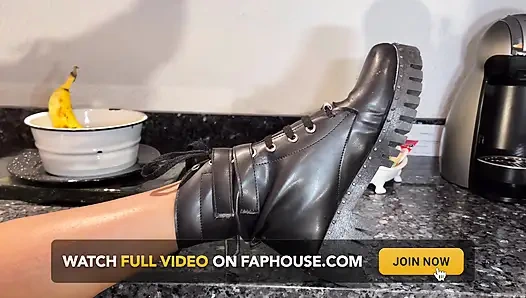 Я трахаю моего бойфренда и его сводную сестру Lilly