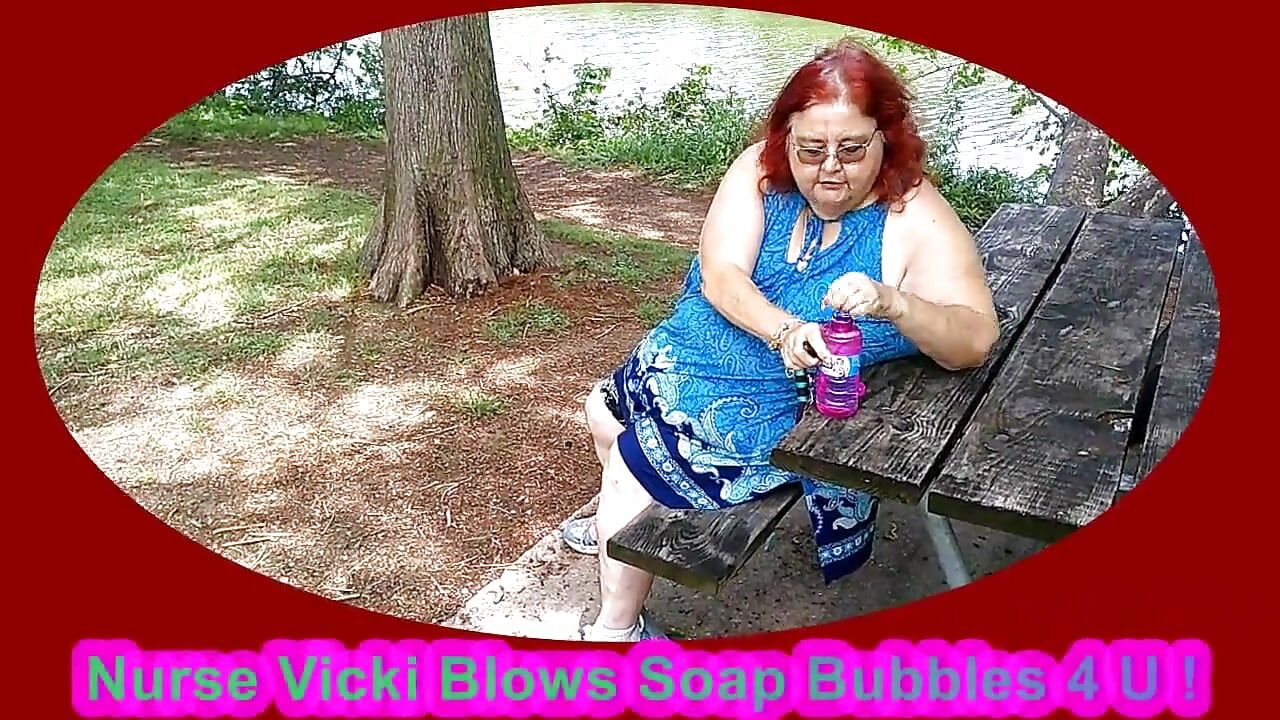 Spring Time I Love to Blow Bubbles in the Park for You!