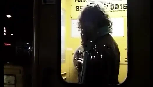 Das ist ein amateur-schätzchen aus Deutschland, das gerne schwanz lutscht und reitet