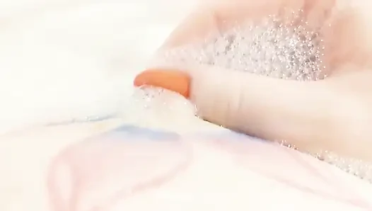 Pemujaan tubuh yang seru di kamar mandi